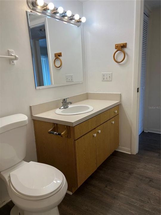 For Rent: $1,100 (1 beds, 1 baths, 678 Square Feet)