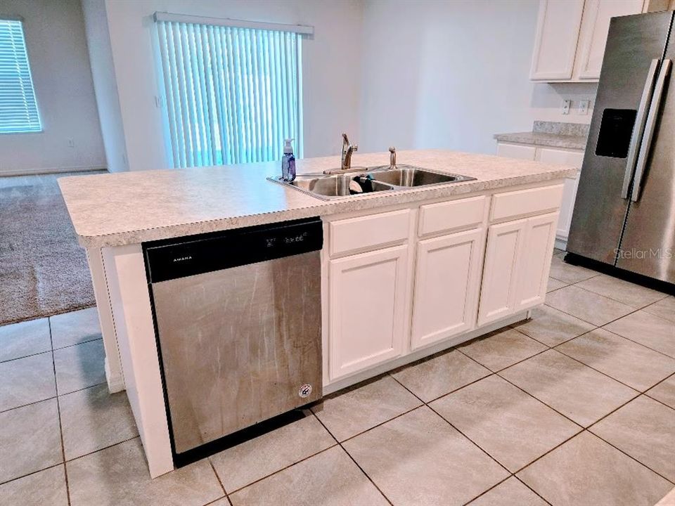 En Renta: $2,400 (4 camas, 2 baños, 1867 Pies cuadrados)