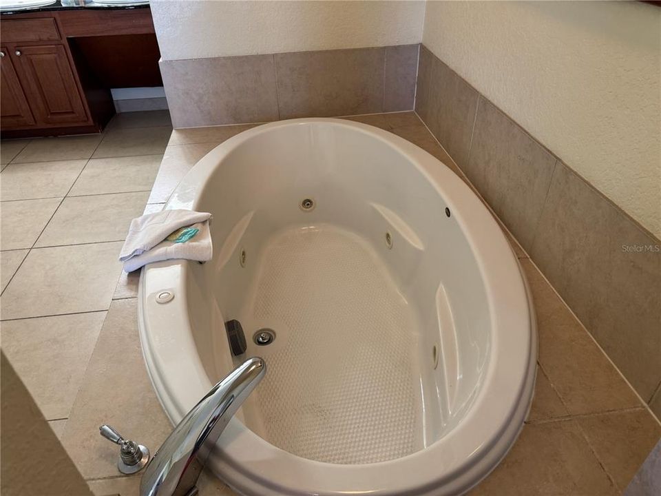 На продажу: $219,000 (3 спален, 2 ванн, 1231 Квадратных фут)