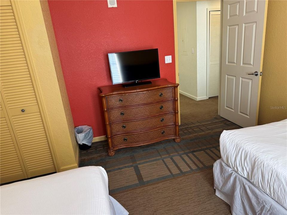 На продажу: $219,000 (3 спален, 2 ванн, 1231 Квадратных фут)