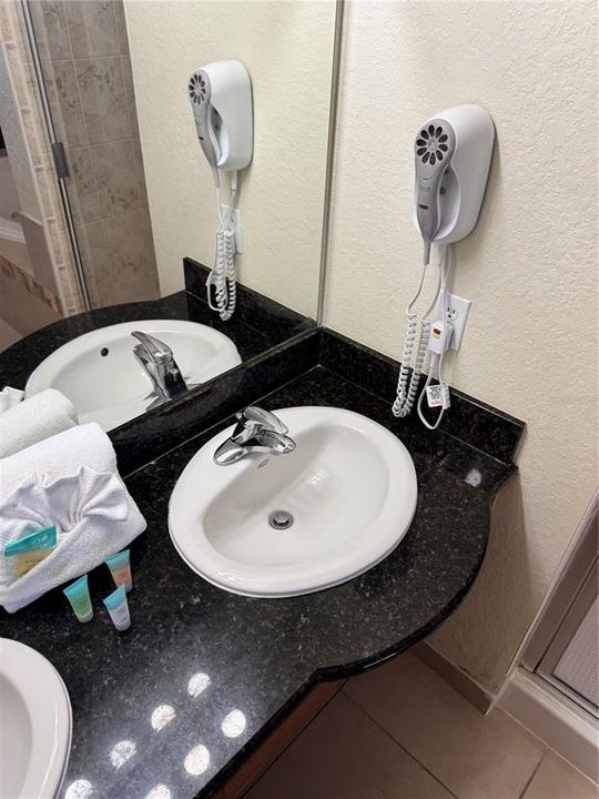 На продажу: $219,000 (3 спален, 2 ванн, 1231 Квадратных фут)