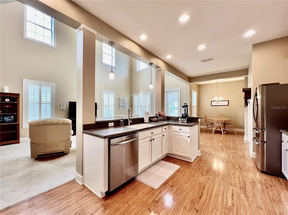 For Sale: $1,188,500 (4 beds, 2 baths, 3078 Square Feet)