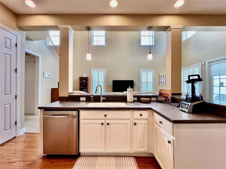 For Sale: $1,188,500 (4 beds, 2 baths, 3078 Square Feet)