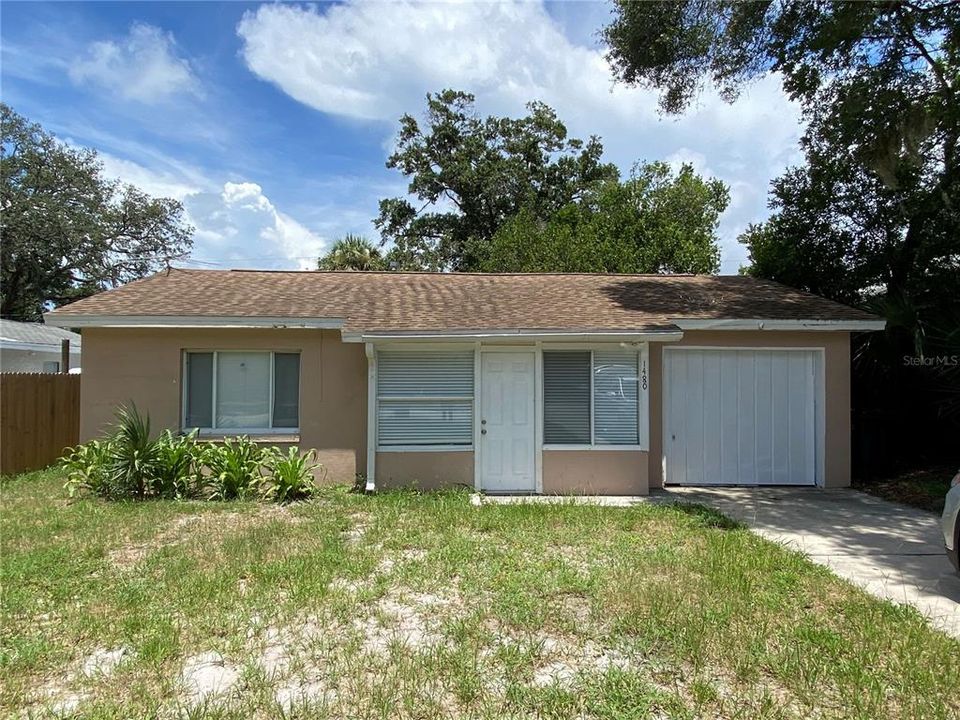 Recently Rented: $1,800 (2 beds, 1 baths, 951 Square Feet)