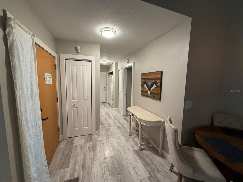 Active With Contract: $2,900 (3 beds, 2 baths, 1389 Square Feet)