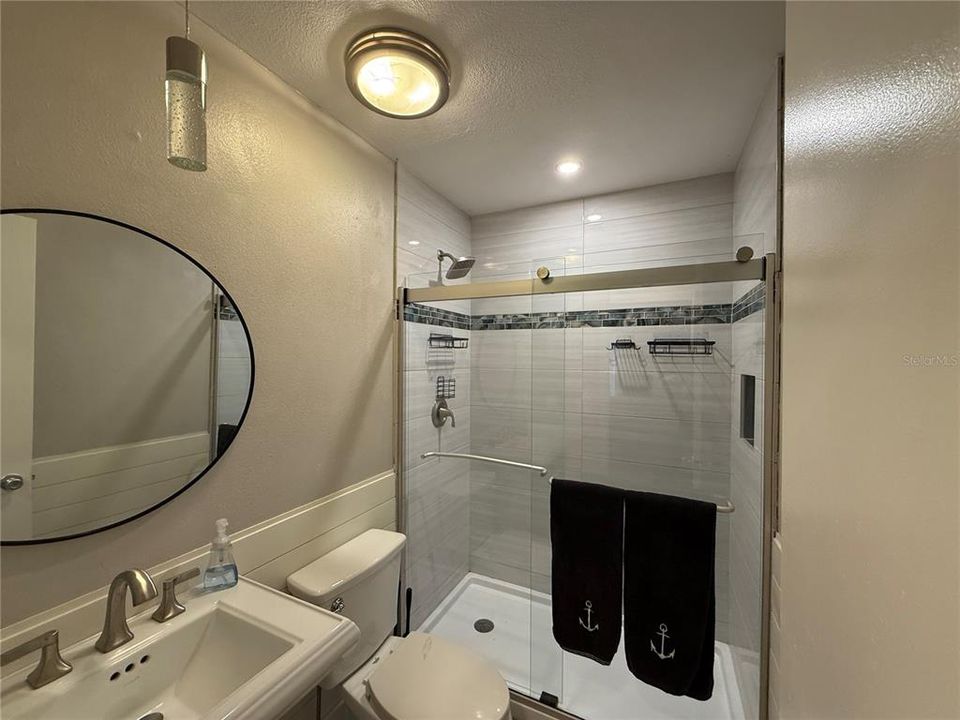 Active With Contract: $2,900 (3 beds, 2 baths, 1389 Square Feet)