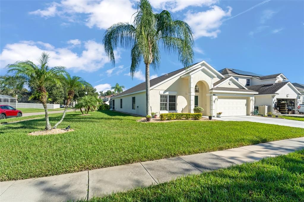 Под контрактом: $509,000 (4 спален, 2 ванн, 2045 Квадратных фут)