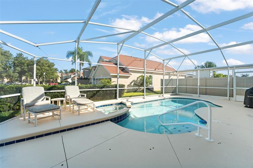 Под контрактом: $509,000 (4 спален, 2 ванн, 2045 Квадратных фут)