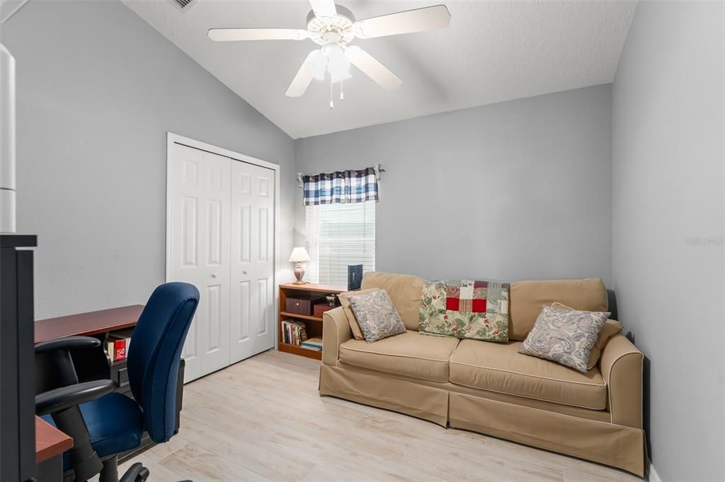 Под контрактом: $509,000 (4 спален, 2 ванн, 2045 Квадратных фут)