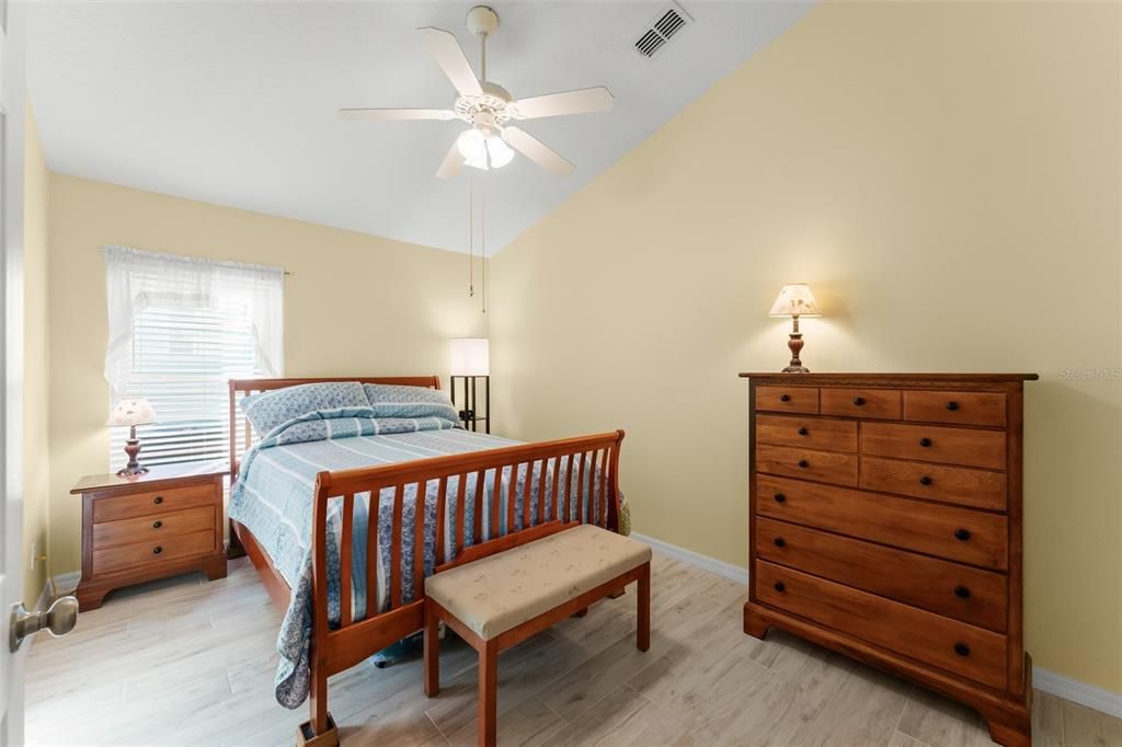 Под контрактом: $509,000 (4 спален, 2 ванн, 2045 Квадратных фут)