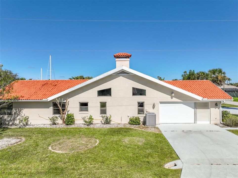 Под контрактом: $638,499 (4 спален, 3 ванн, 2916 Квадратных фут)