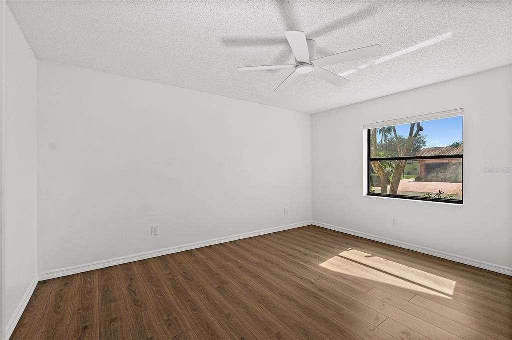 Под контрактом: $638,499 (4 спален, 3 ванн, 2916 Квадратных фут)