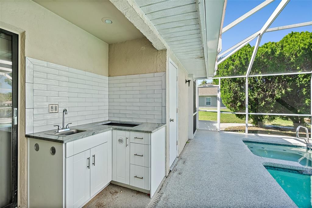 Под контрактом: $638,499 (4 спален, 3 ванн, 2916 Квадратных фут)