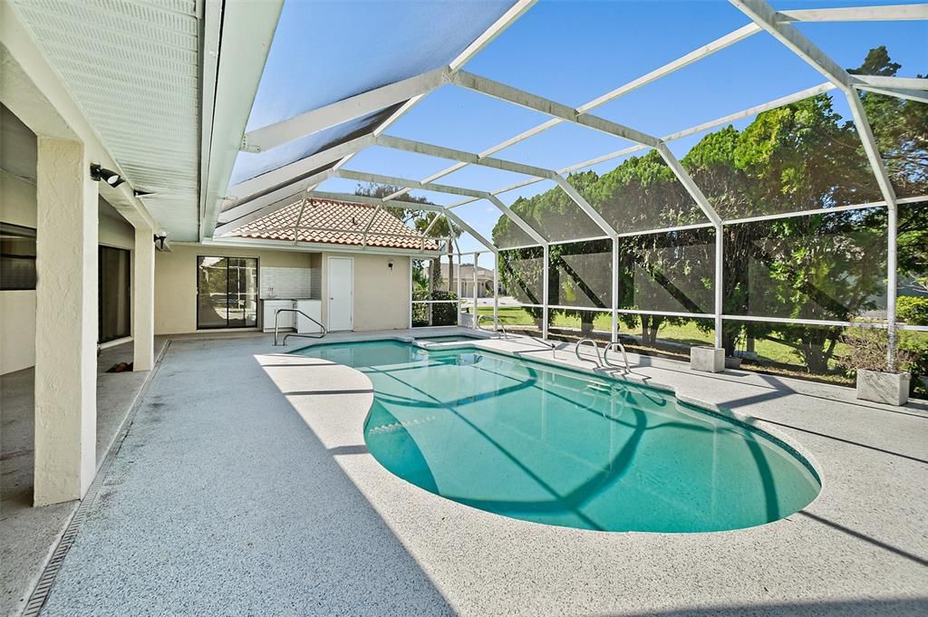 Под контрактом: $638,499 (4 спален, 3 ванн, 2916 Квадратных фут)