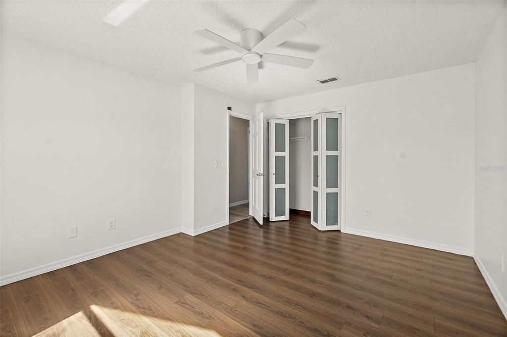 Под контрактом: $638,499 (4 спален, 3 ванн, 2916 Квадратных фут)