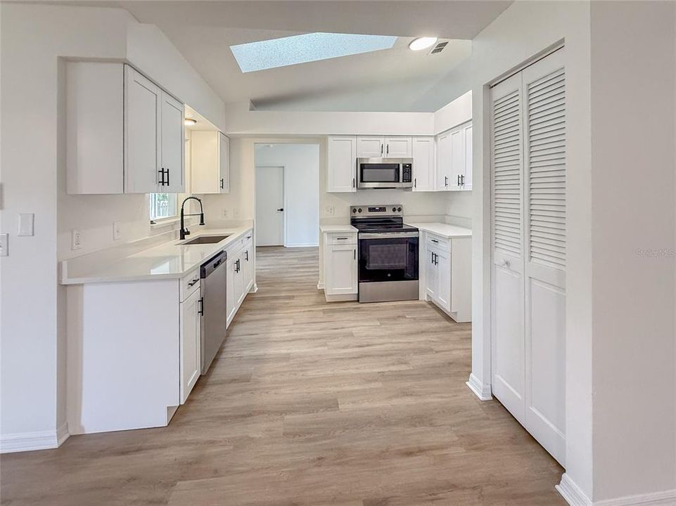 待售: $309,900 (3 贝兹, 2 浴室, 1786 平方英尺)