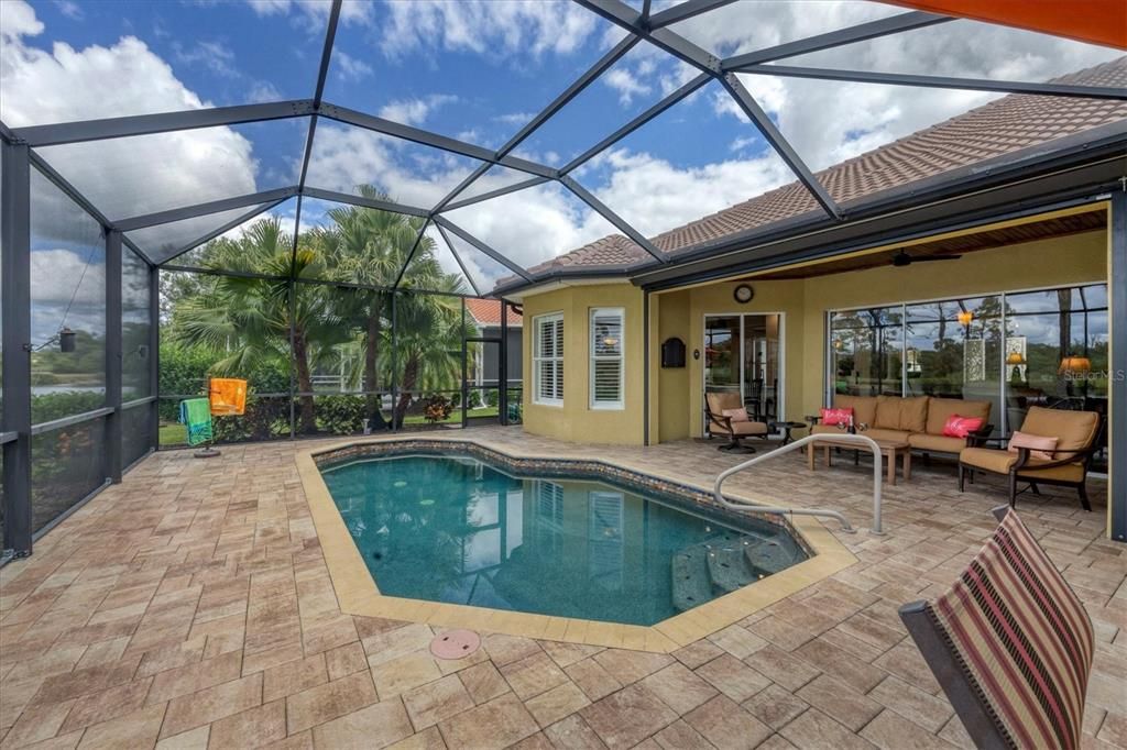 En Venta: $674,900 (3 camas, 2 baños, 2574 Pies cuadrados)