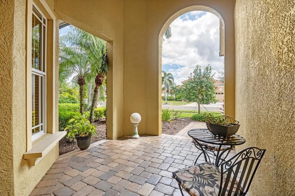 En Venta: $674,900 (3 camas, 2 baños, 2574 Pies cuadrados)