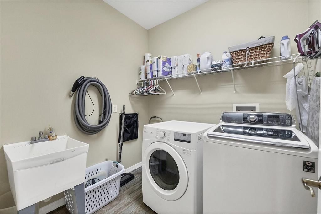 En Venta: $674,900 (3 camas, 2 baños, 2574 Pies cuadrados)