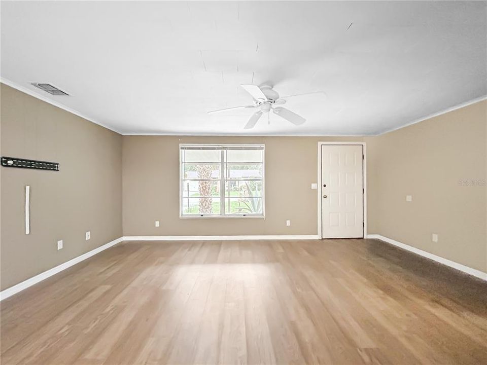 待售: $149,990 (2 贝兹, 2 浴室, 1152 平方英尺)