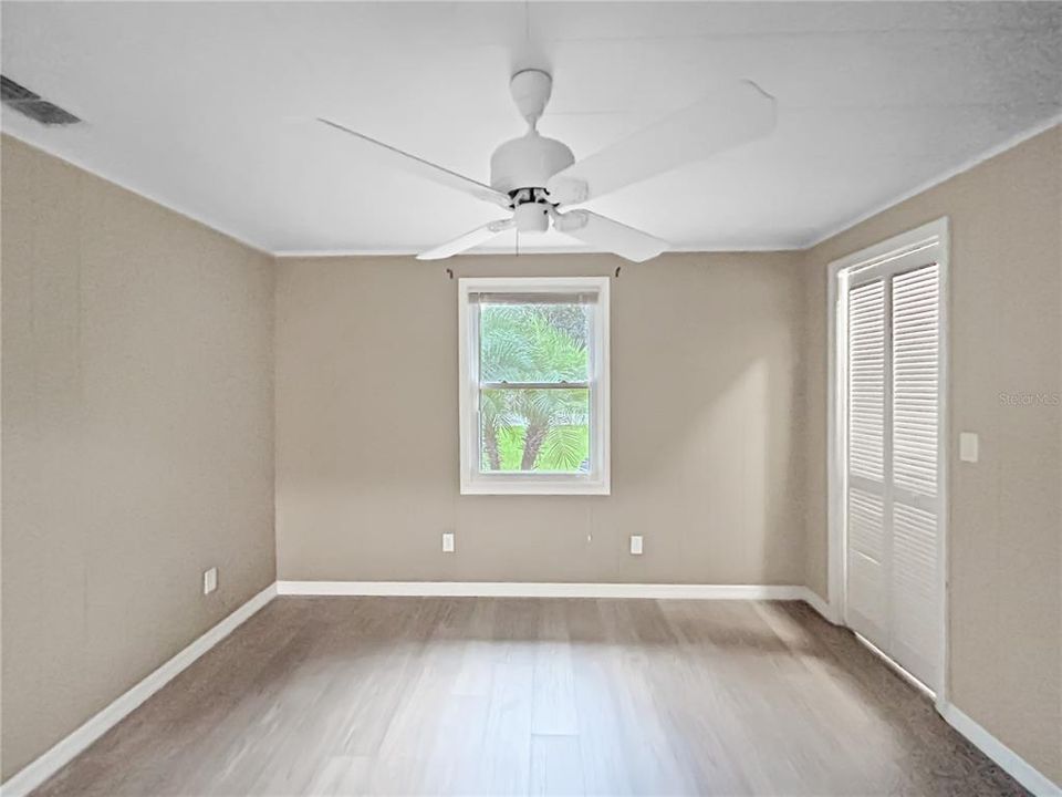 待售: $149,990 (2 贝兹, 2 浴室, 1152 平方英尺)