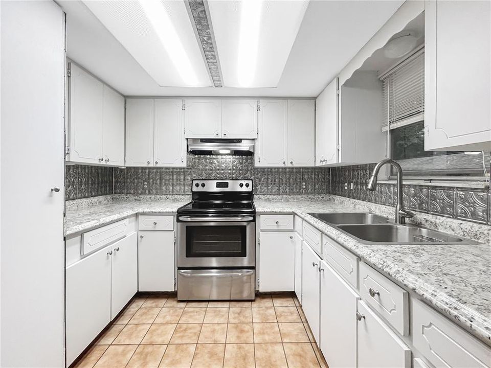 待售: $149,990 (2 贝兹, 2 浴室, 1152 平方英尺)