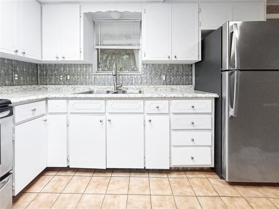 待售: $149,990 (2 贝兹, 2 浴室, 1152 平方英尺)