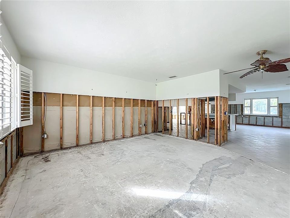 待售: $575,000 (3 贝兹, 2 浴室, 1560 平方英尺)