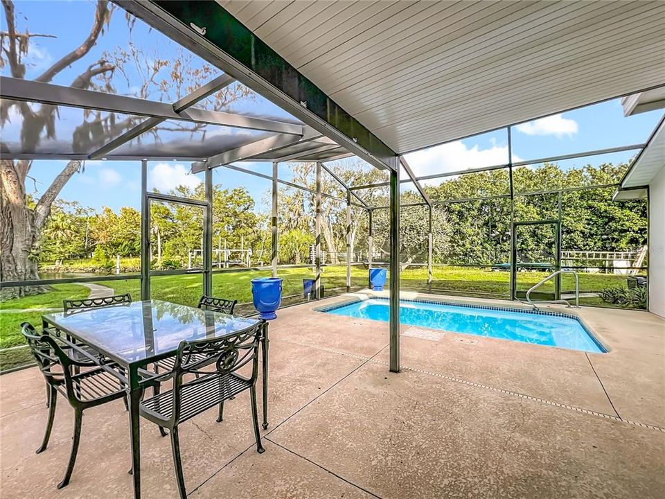 待售: $575,000 (3 贝兹, 2 浴室, 1560 平方英尺)