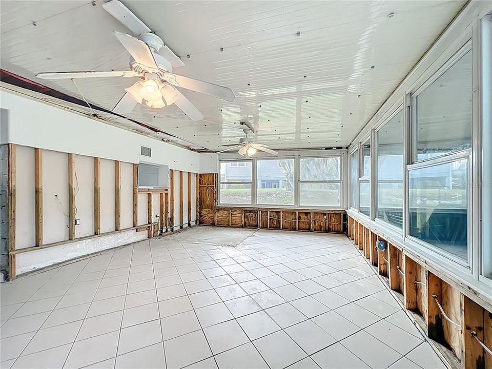 待售: $575,000 (3 贝兹, 2 浴室, 1560 平方英尺)