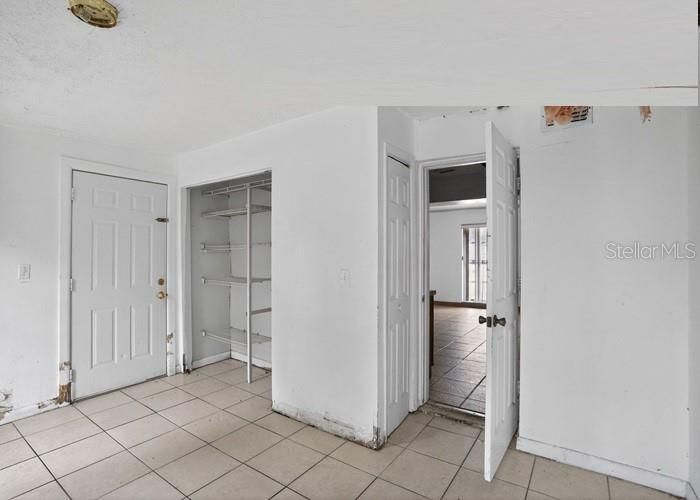 На продажу: $192,920 (2 спален, 1 ванн, 874 Квадратных фут)