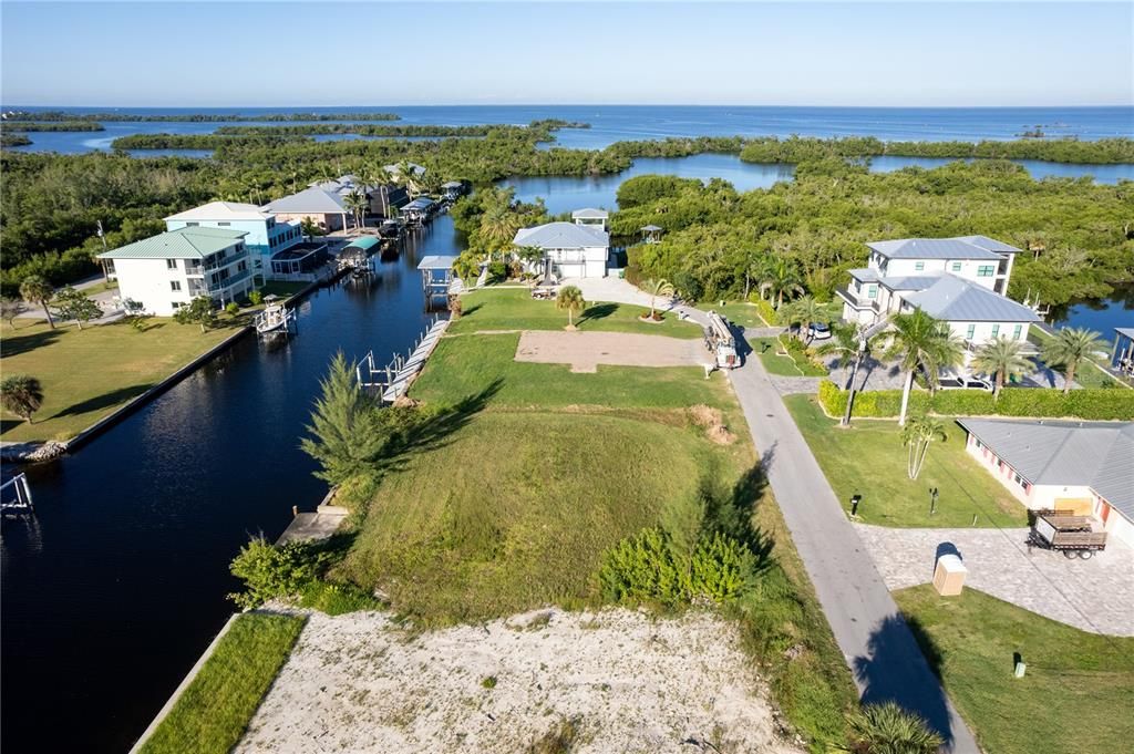 En Venta: $249,900 (0.25 acres)