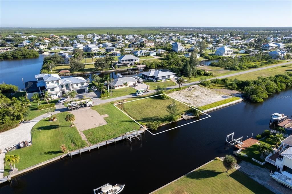 En Venta: $249,900 (0.25 acres)