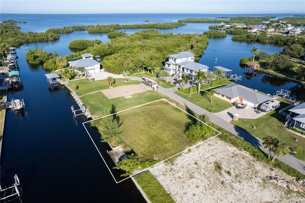 En Venta: $249,900 (0.25 acres)