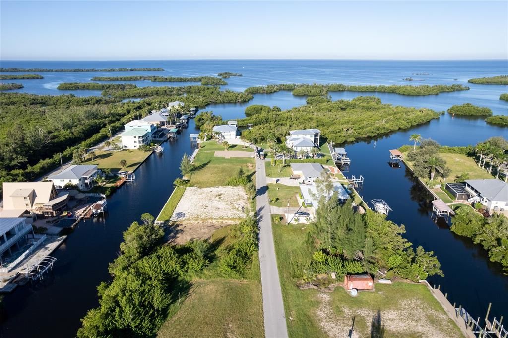 En Venta: $249,900 (0.25 acres)