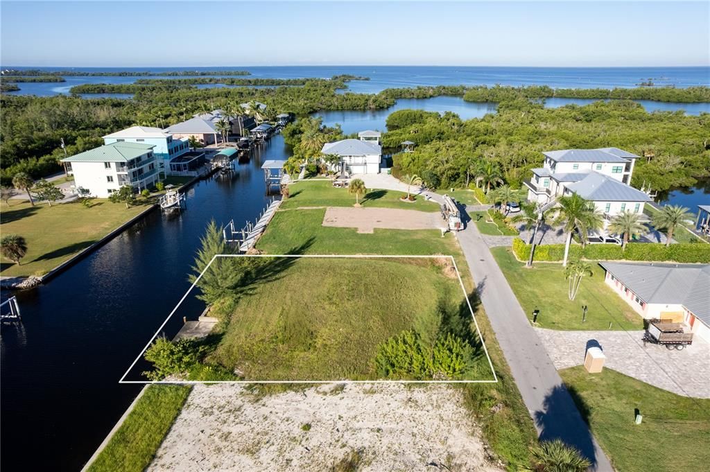 En Venta: $249,900 (0.25 acres)