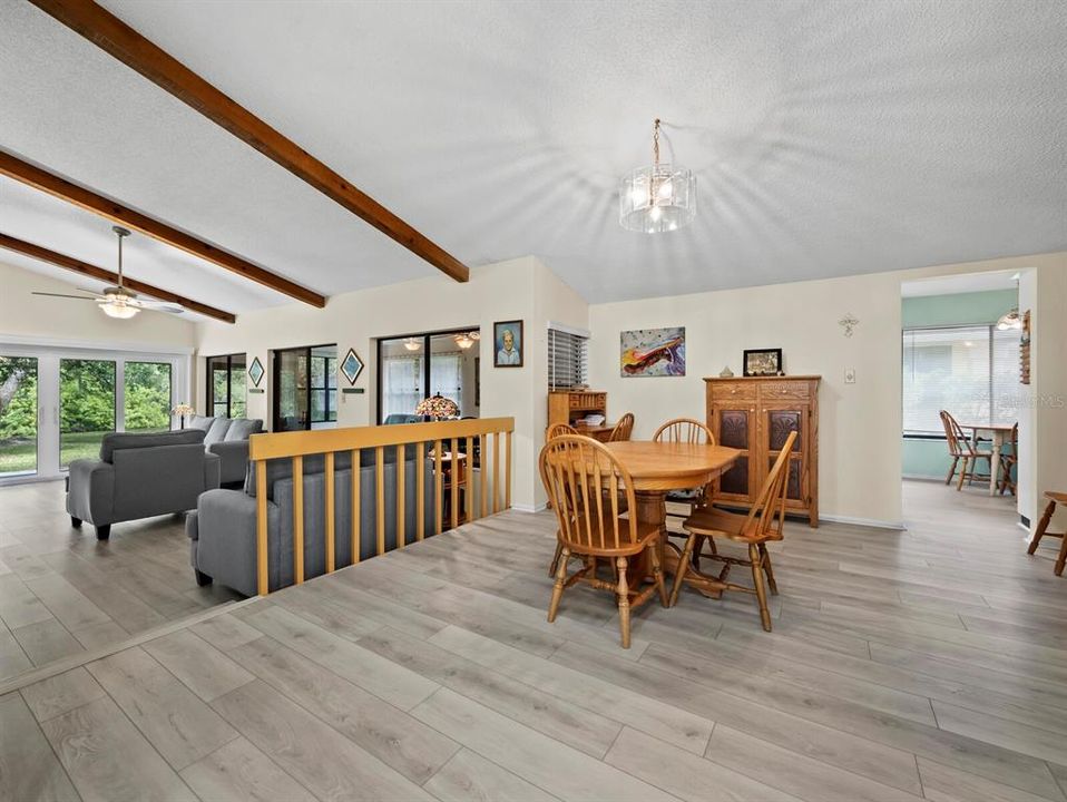 待售: $330,000 (3 贝兹, 2 浴室, 2000 平方英尺)