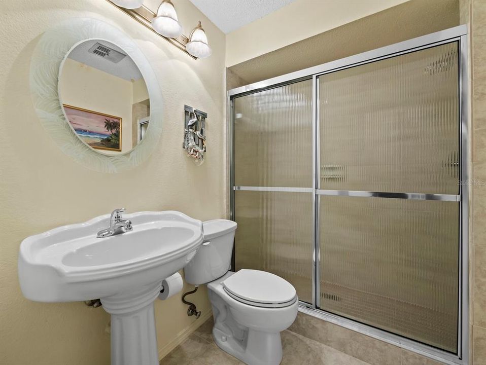 待售: $330,000 (3 贝兹, 2 浴室, 2000 平方英尺)