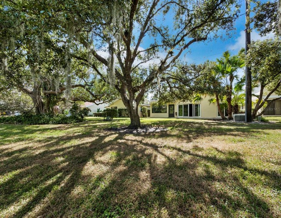 待售: $330,000 (3 贝兹, 2 浴室, 2000 平方英尺)