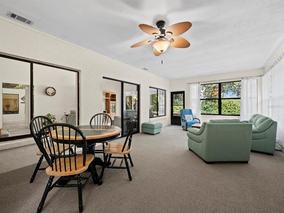 待售: $330,000 (3 贝兹, 2 浴室, 2000 平方英尺)