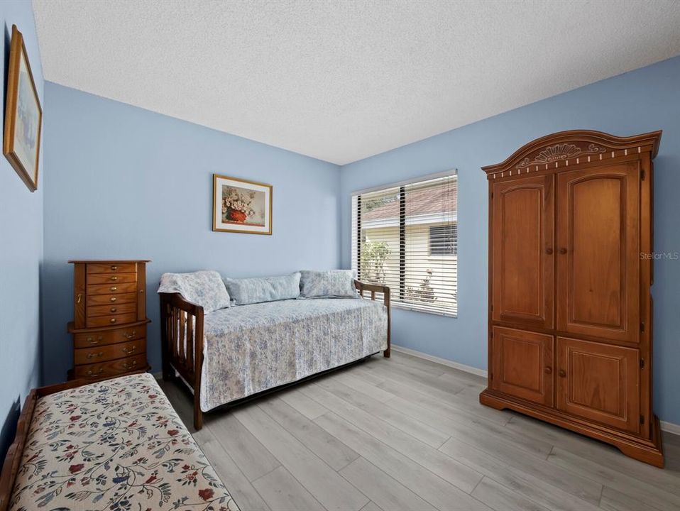 待售: $330,000 (3 贝兹, 2 浴室, 2000 平方英尺)