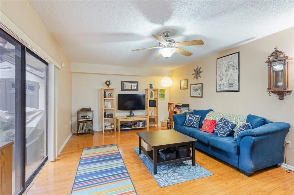 For Sale: $265,000 (2 beds, 2 baths, 1344 Square Feet)