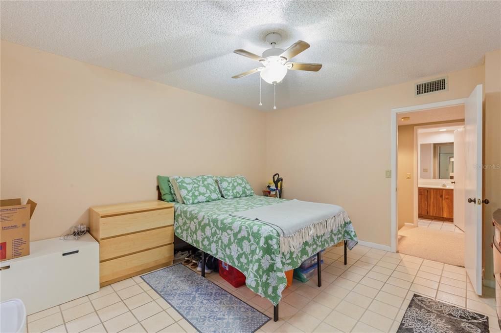 For Sale: $265,000 (2 beds, 2 baths, 1344 Square Feet)