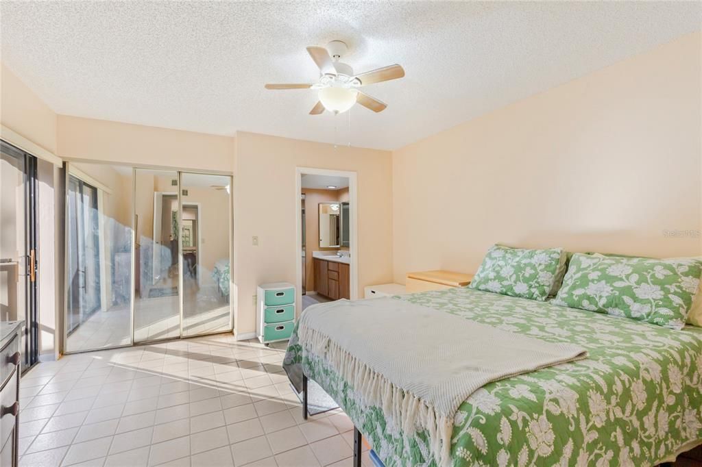 For Sale: $265,000 (2 beds, 2 baths, 1344 Square Feet)