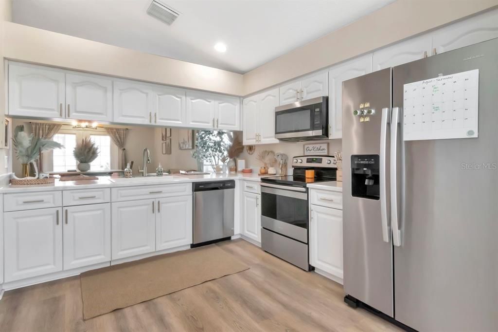 For Rent: $2,800 (3 beds, 2 baths, 1393 Square Feet)