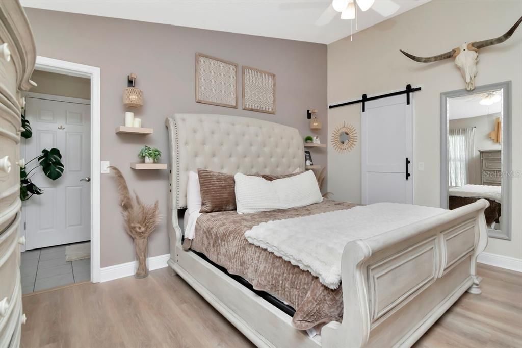 For Rent: $2,800 (3 beds, 2 baths, 1393 Square Feet)