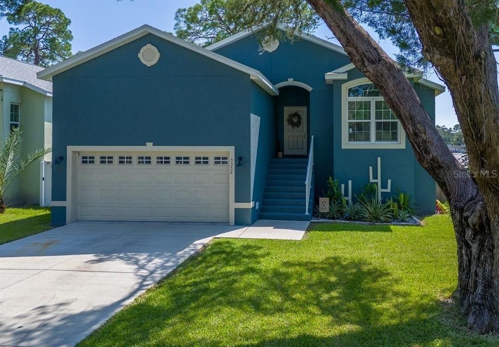 For Rent: $2,800 (3 beds, 2 baths, 1393 Square Feet)