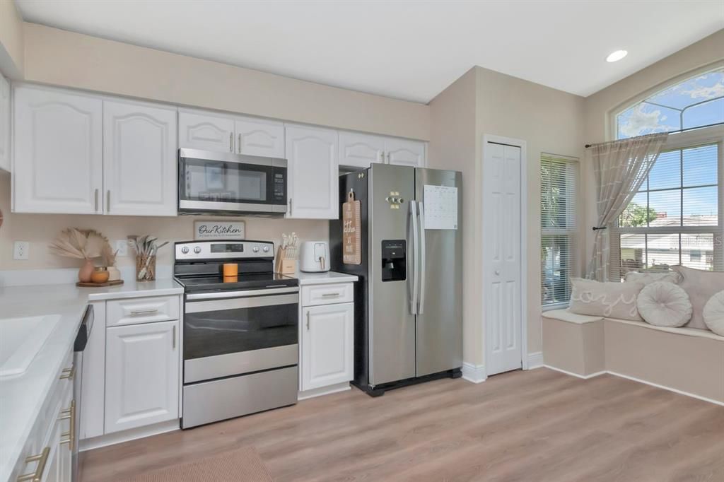 For Rent: $2,800 (3 beds, 2 baths, 1393 Square Feet)