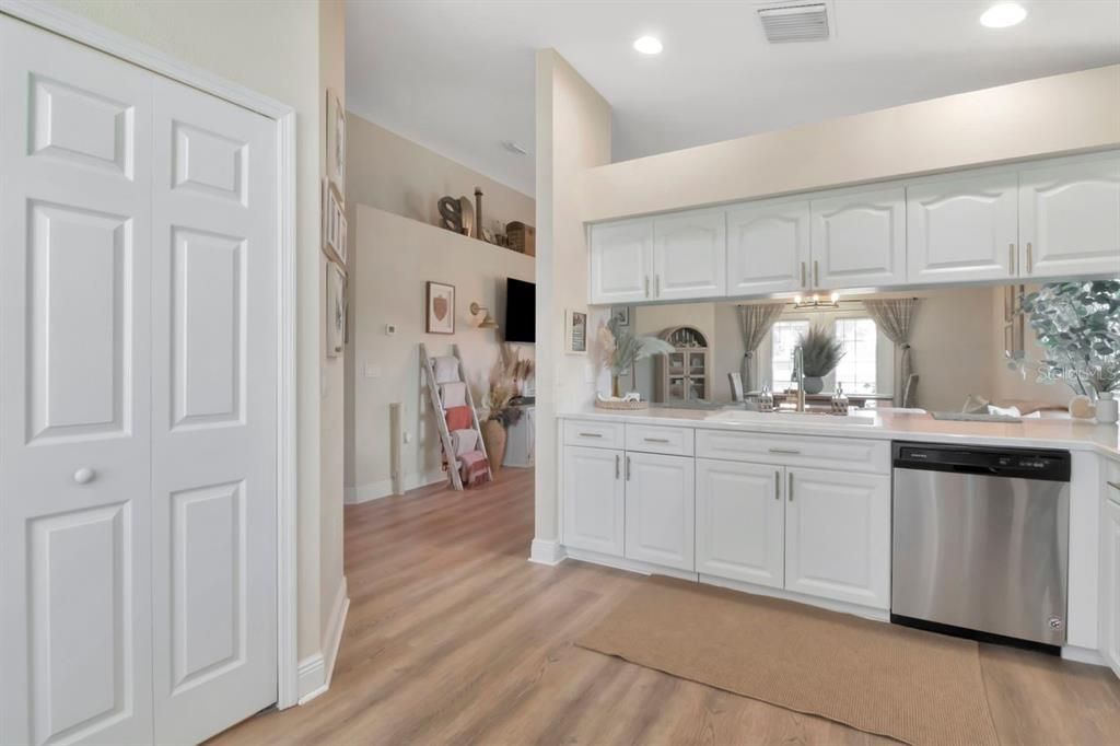 For Rent: $2,800 (3 beds, 2 baths, 1393 Square Feet)