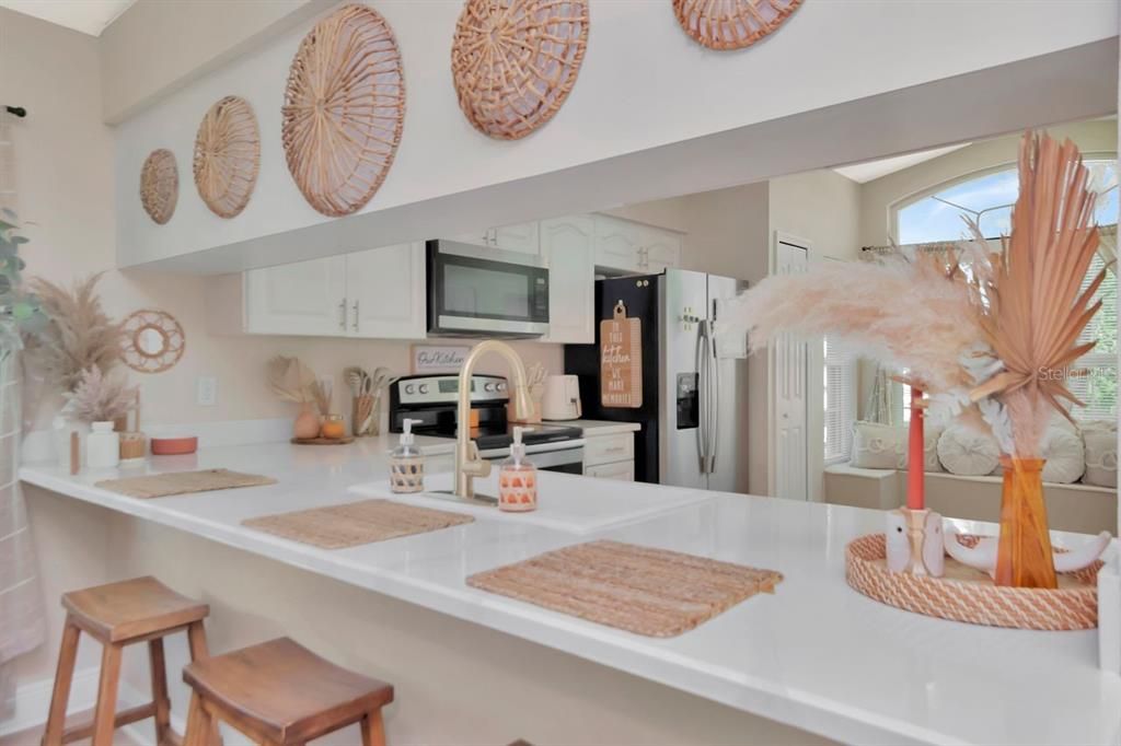 For Rent: $2,800 (3 beds, 2 baths, 1393 Square Feet)